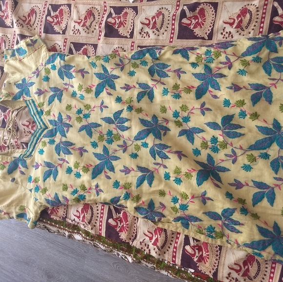 Embroidery top 2 for 15 - Picture 6 of 7